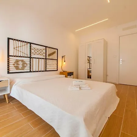 Tamar Apartment *